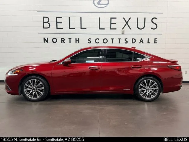 Used 2019 Red Lexus 300h image 9