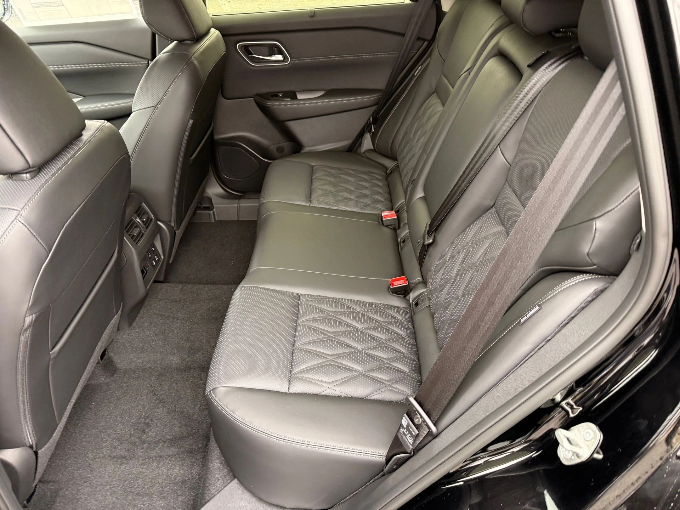 2026 Nissan Rogue Platinum - Photo 16