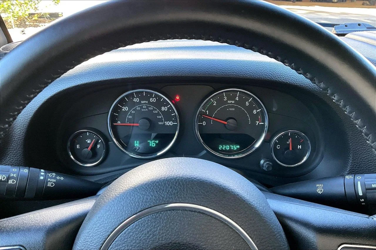 Certified Used 2016 Blue Jeep Sport image 10