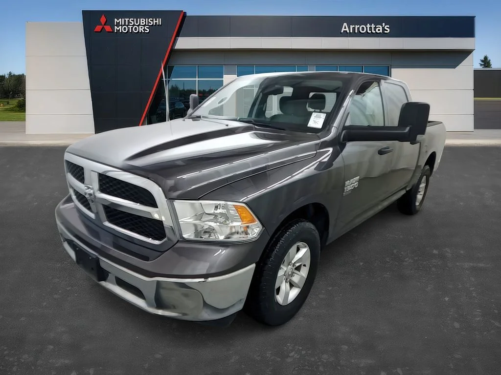 2023 RAM 1500 Classic SLT 4x4 Crew Cab 5'7's photo