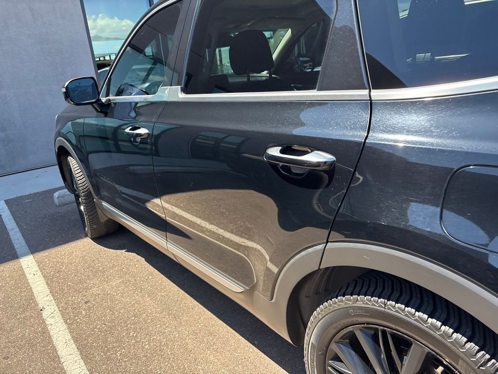 Used 2020 Black Kia SX image 17