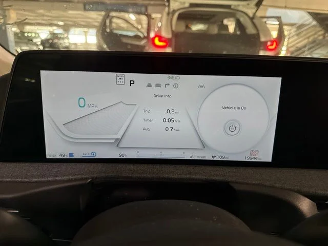 Certified Used 2024 White Kia Light image 7