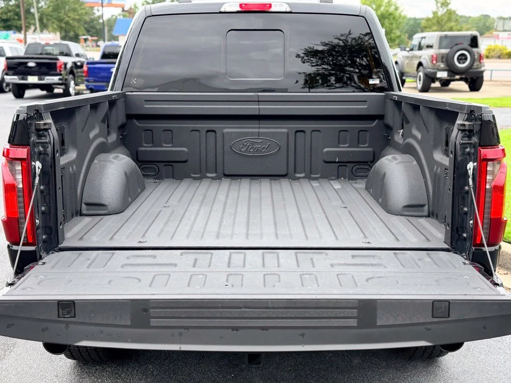 Used 2024 Black Ford XLT image 11