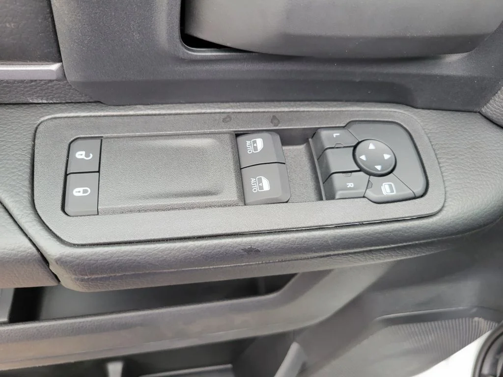 2026 RAM 3500 Chassis Tradesman - Photo 10