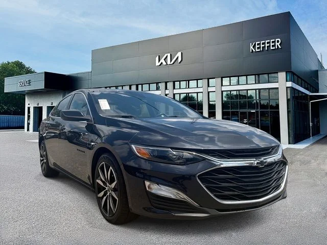 Used 2023 Gray Chevrolet RS image 2