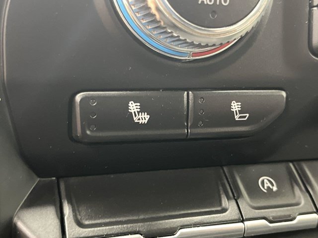 Used 2020 Summit White GMC SLE image 23