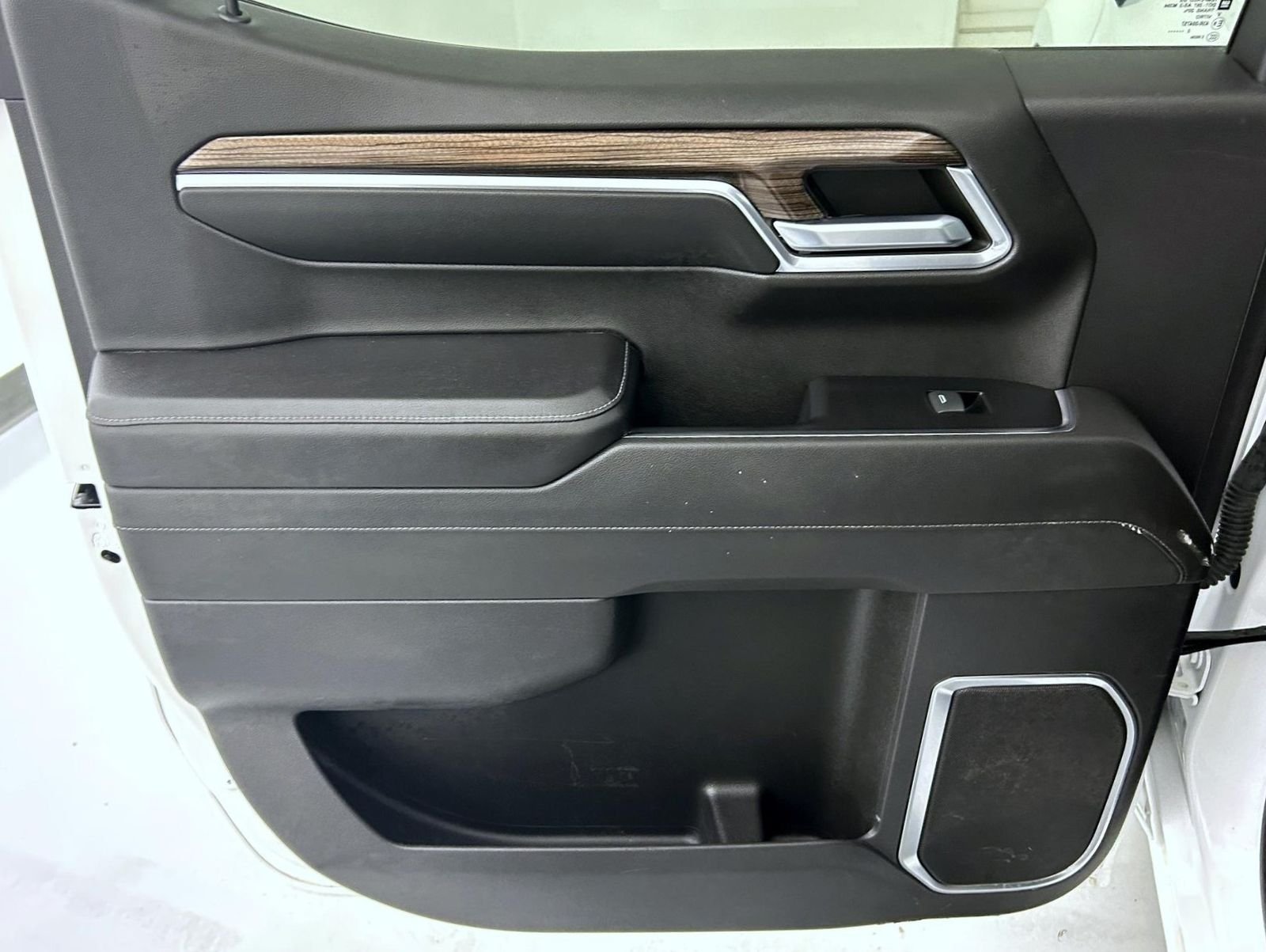 Used 2023 White Chevrolet LT image 20