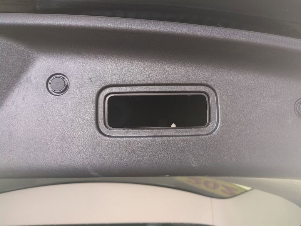 2021 Nissan Armada SV - Photo 15