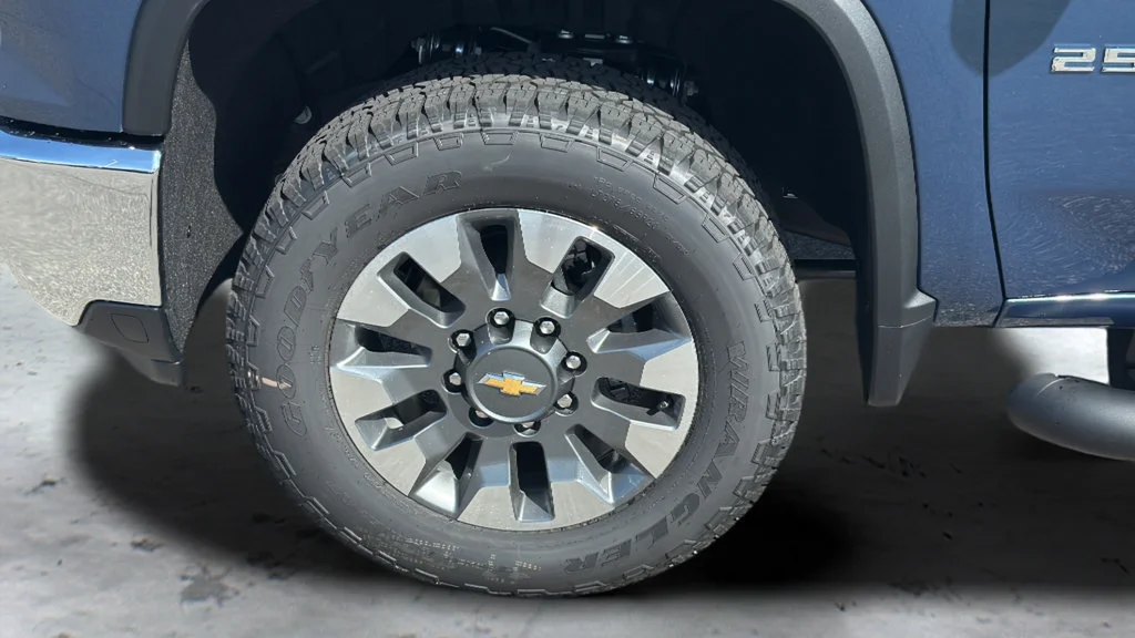 New 2026 Lakeshore Blue Metallic Chevrolet LT image 30