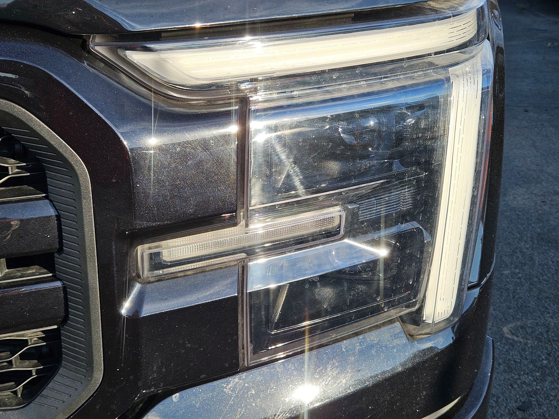 Used 2025 Agate Black Metallic Ford LARIAT image 10