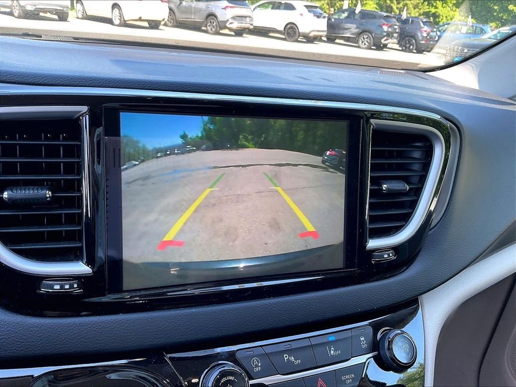 Used 2023 Black Chrysler Touring L image 16