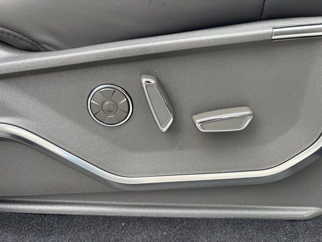 New 2026 Star White Metallic Tri-Coat Ford Platinum image 24
