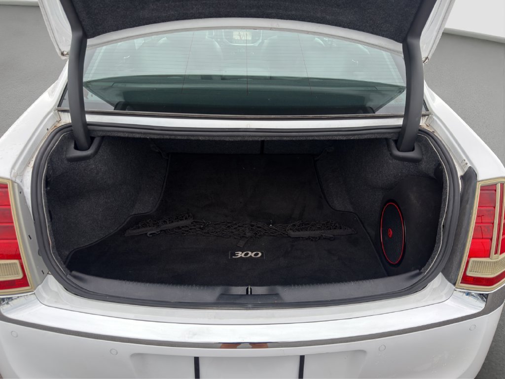 Used 2012 White Chrysler C image 20