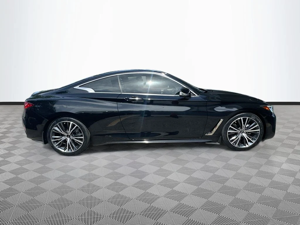 Used 2022 Black INFINITI LUXE image 5