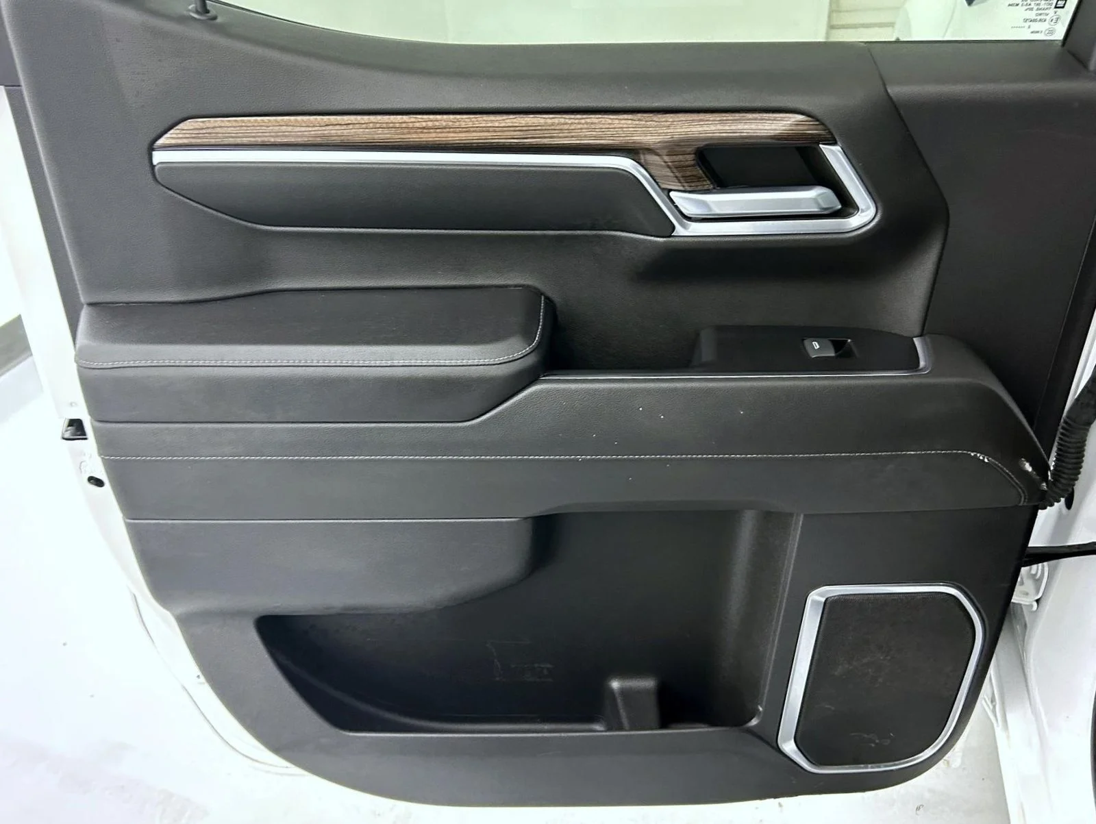 Used 2023 White Chevrolet LT image 20