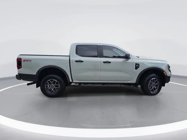 Used 2024 Green Ford XLT image 2