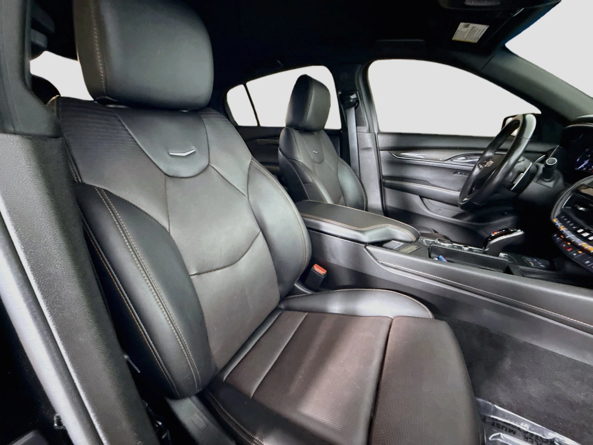 Used 2022 BLACK RAVEN Cadillac Sport image 29