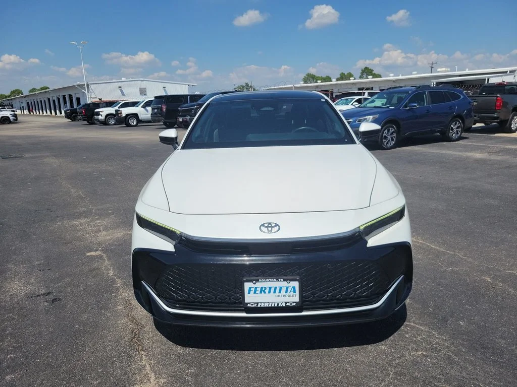 Used 2023 White Toyota Limited image 30