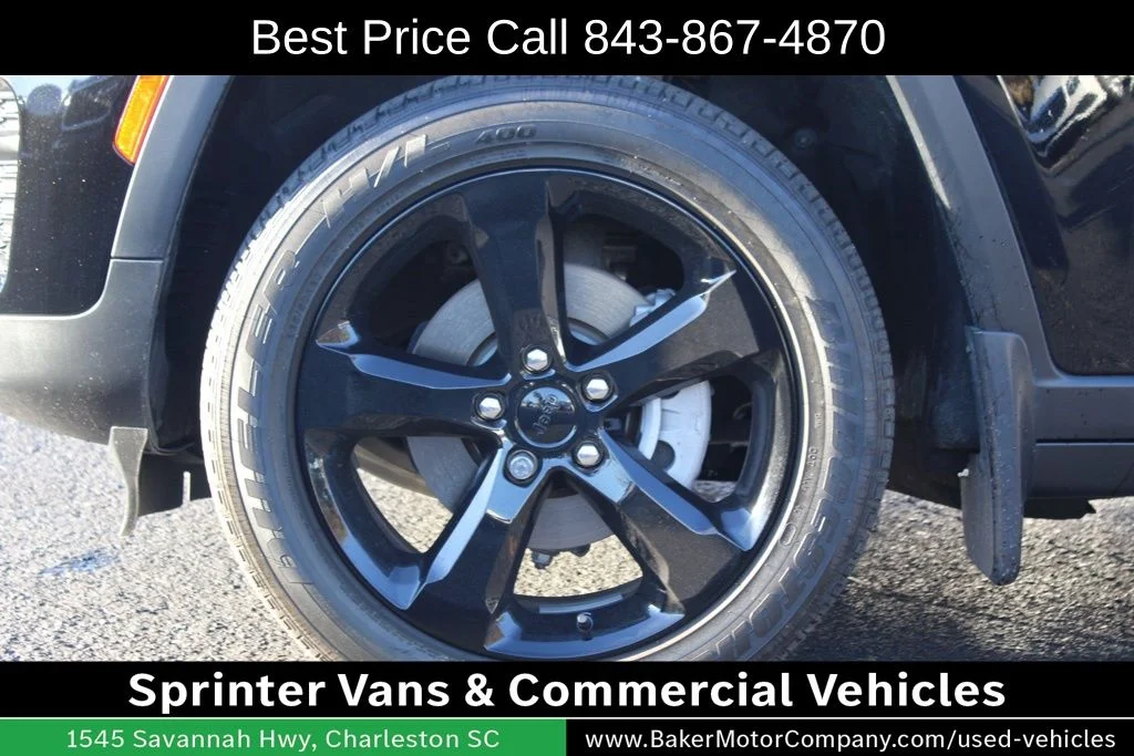 Used 2023 Diamond Black Jeep Altitude X image 14