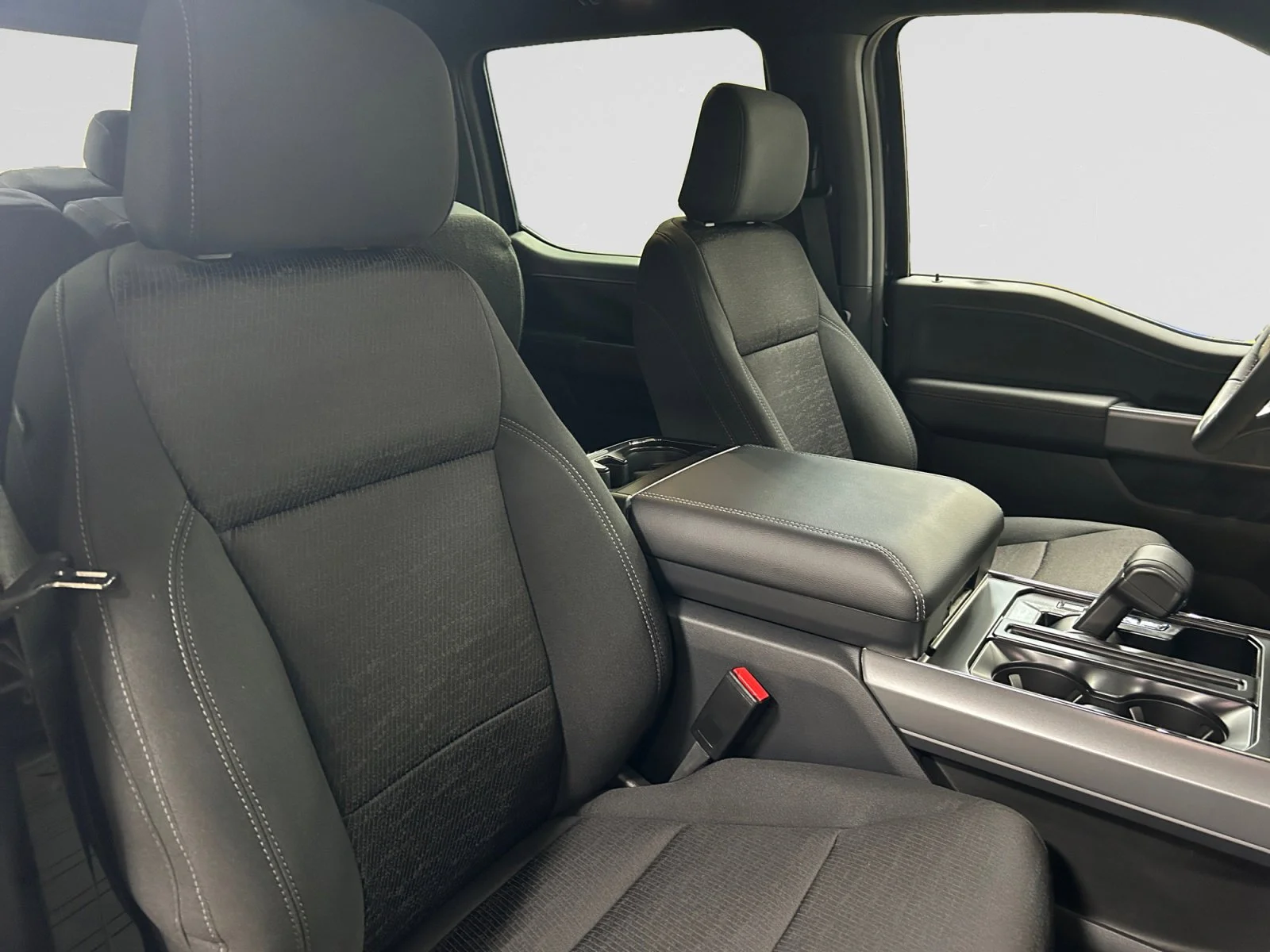 New 2026 Agate Black Metallic Ford XLT image 12