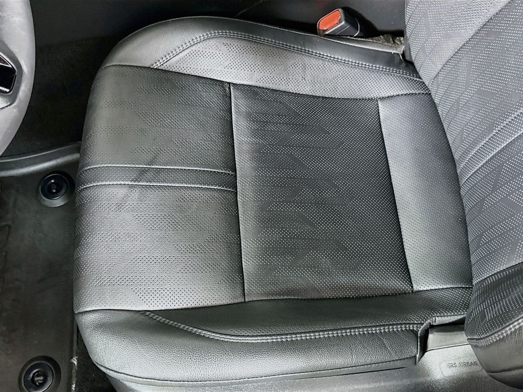 Used 2025 Wind Chill Pearl Toyota XSE image 18