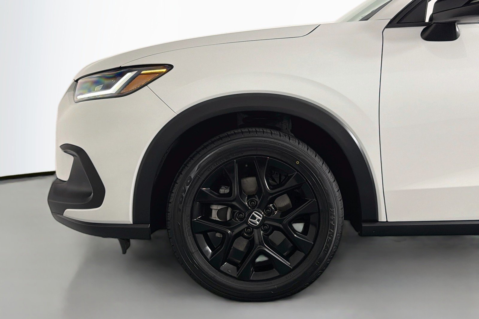 Used 2023 Platinum White Pearl Honda Sport image 10