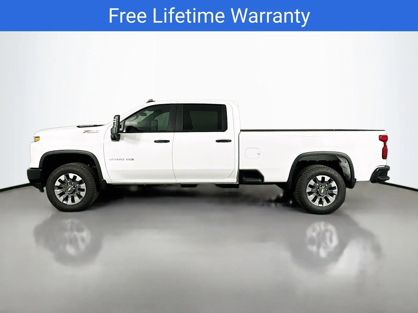 2025 Chevrolet Silverado 2500 HD Custom - Photo 5