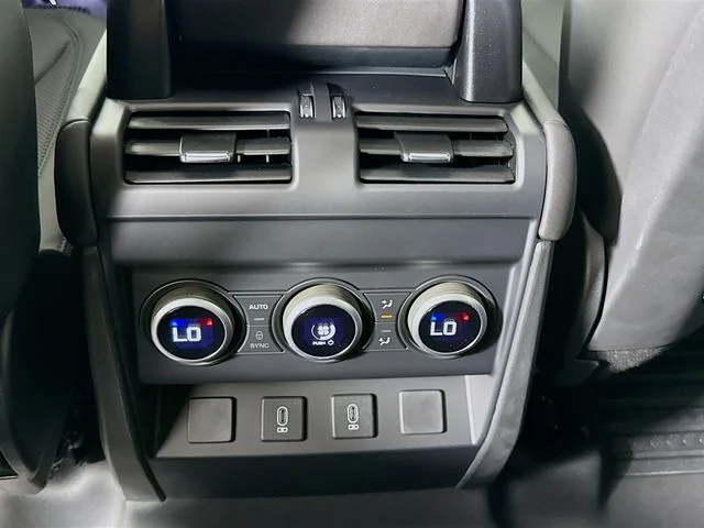 New 2026 Santorini Black Metallic Land Rover S image 27