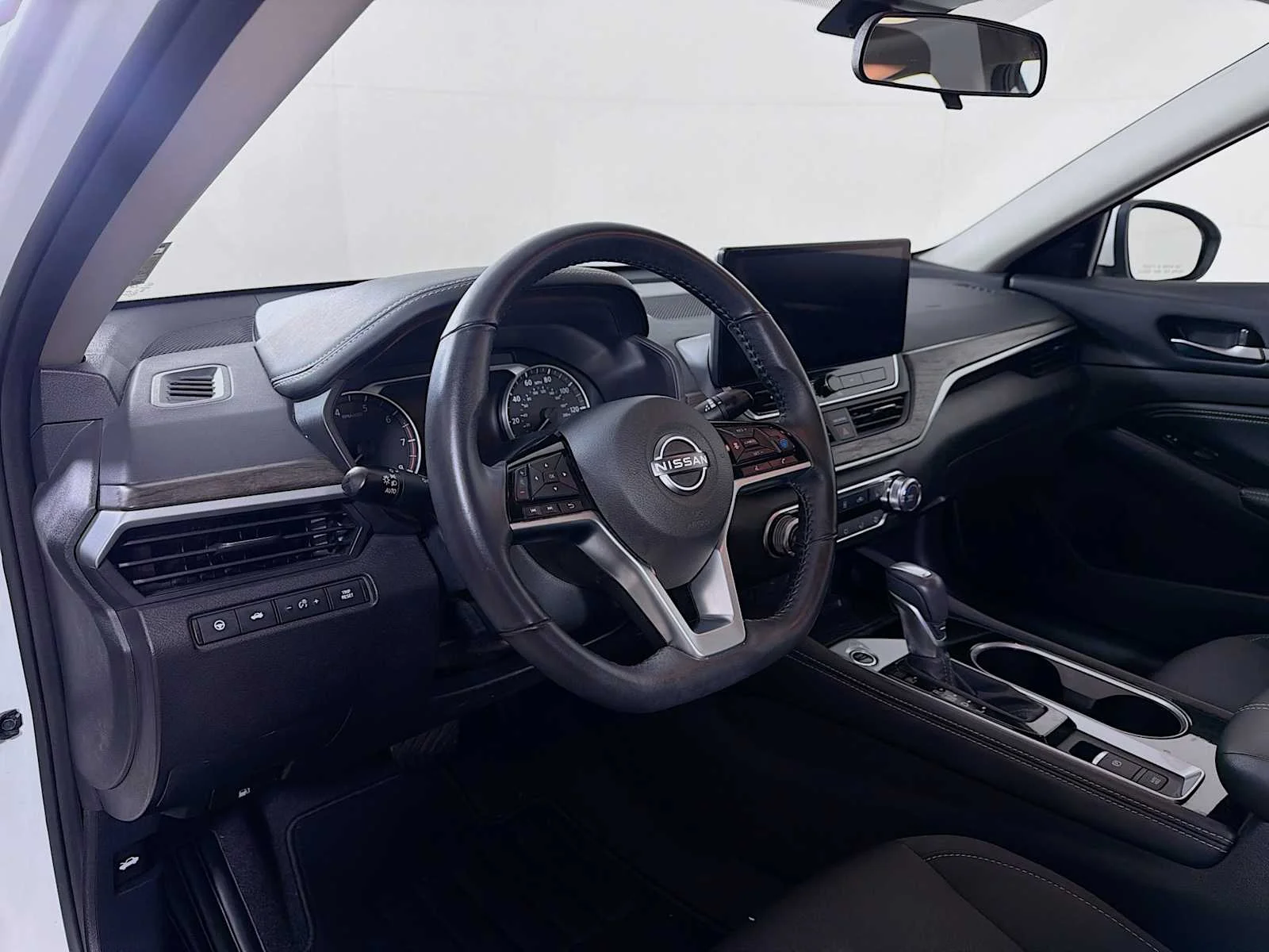 Certified Used 2023 Pearl White Tricoat Nissan 2.5 SV image 7