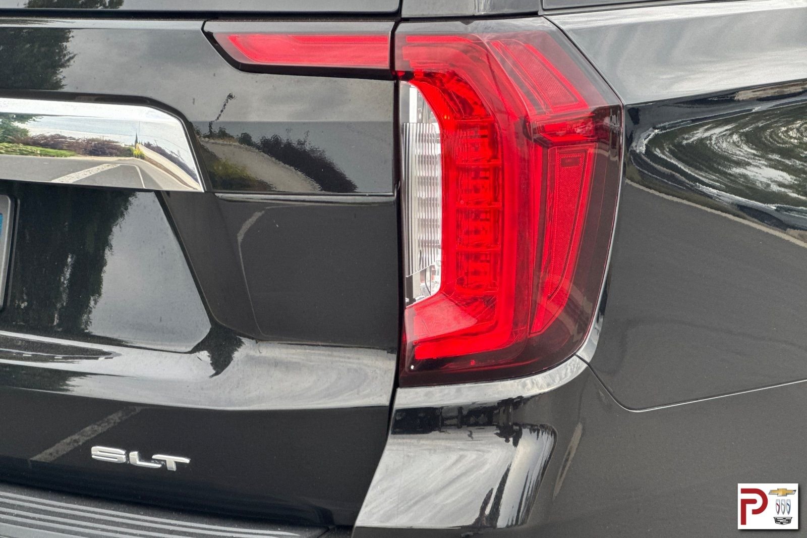 Used 2023 Black GMC SLT image 35