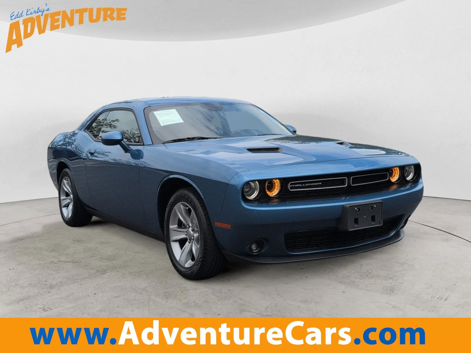 2022 Dodge Challenger SXT Auto's photo