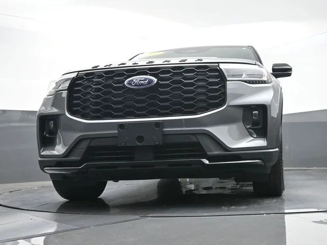 Used 2025 Gray Ford ST-Line image 32