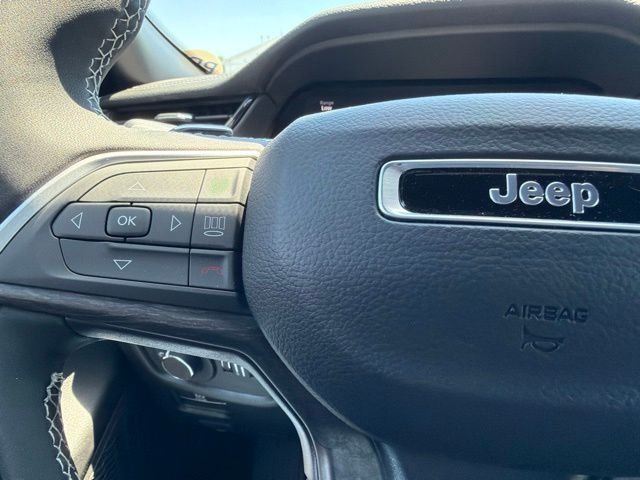 New 2026 Bright White Clear-Coat Exterior Paint Jeep Altitude image 21