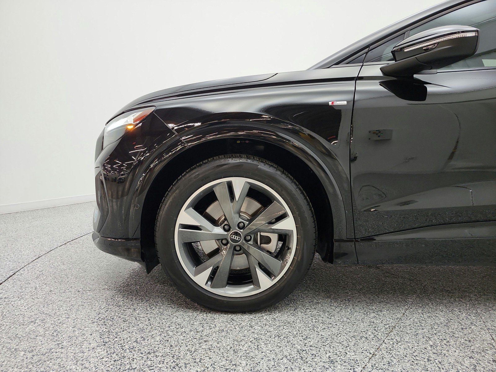 Used 2024 Mythos Black Metallic Audi Premium Plus 55 quattro image 21