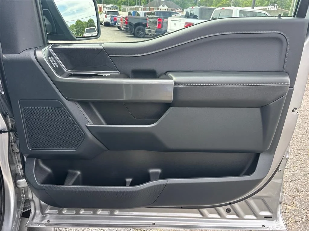 Used 2023 Silver Ford XLT image 14