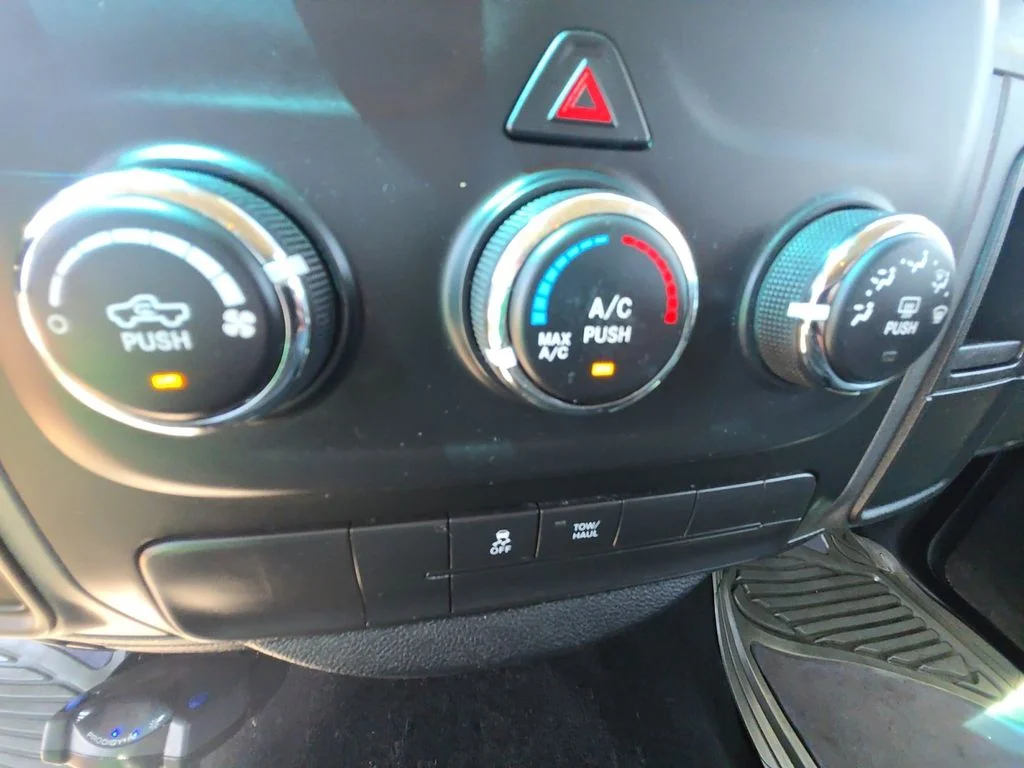 Used 2014 White Ram Express image 17