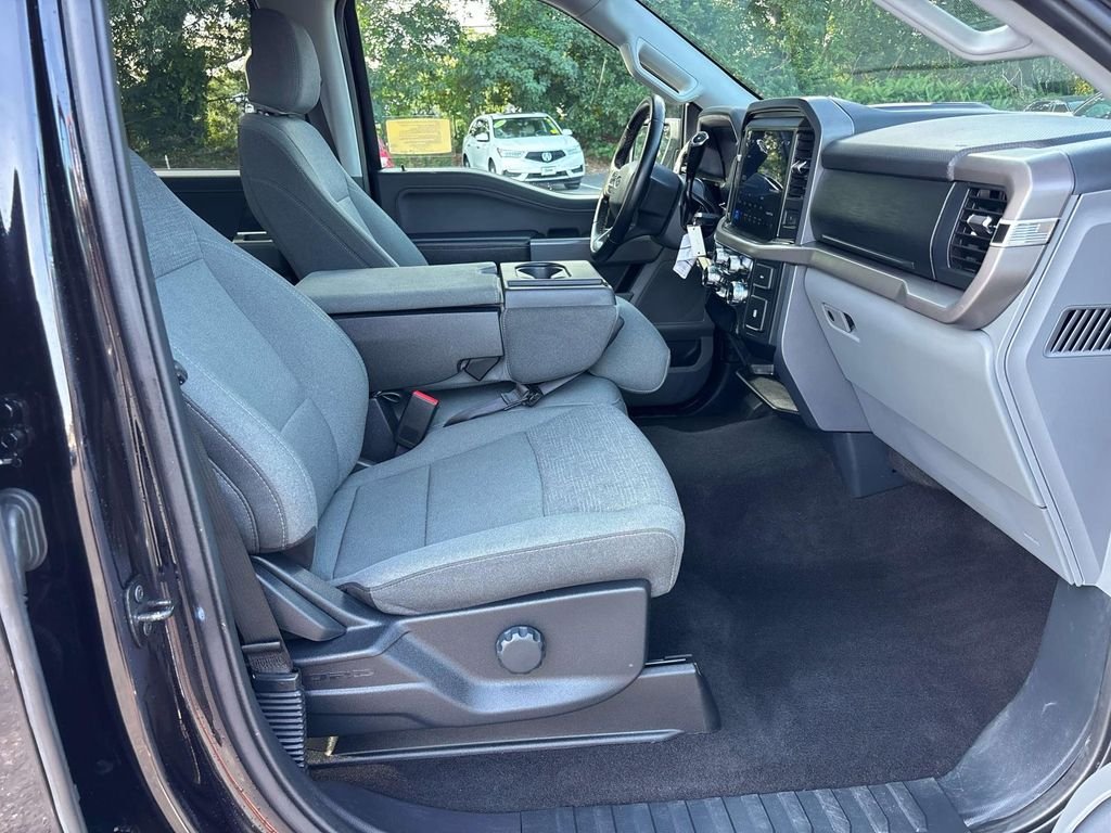 Used 2025 Black Ford XLT image 16