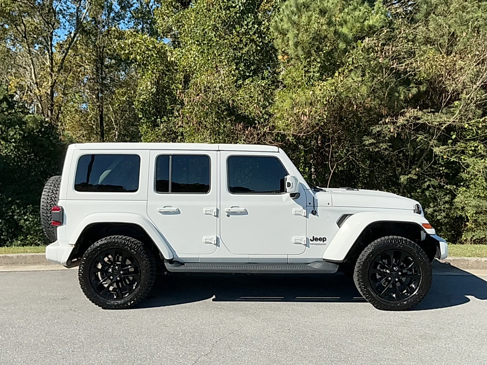 Used 2021 Bright White Clearcoat Jeep High Altitude 4x4 image 2