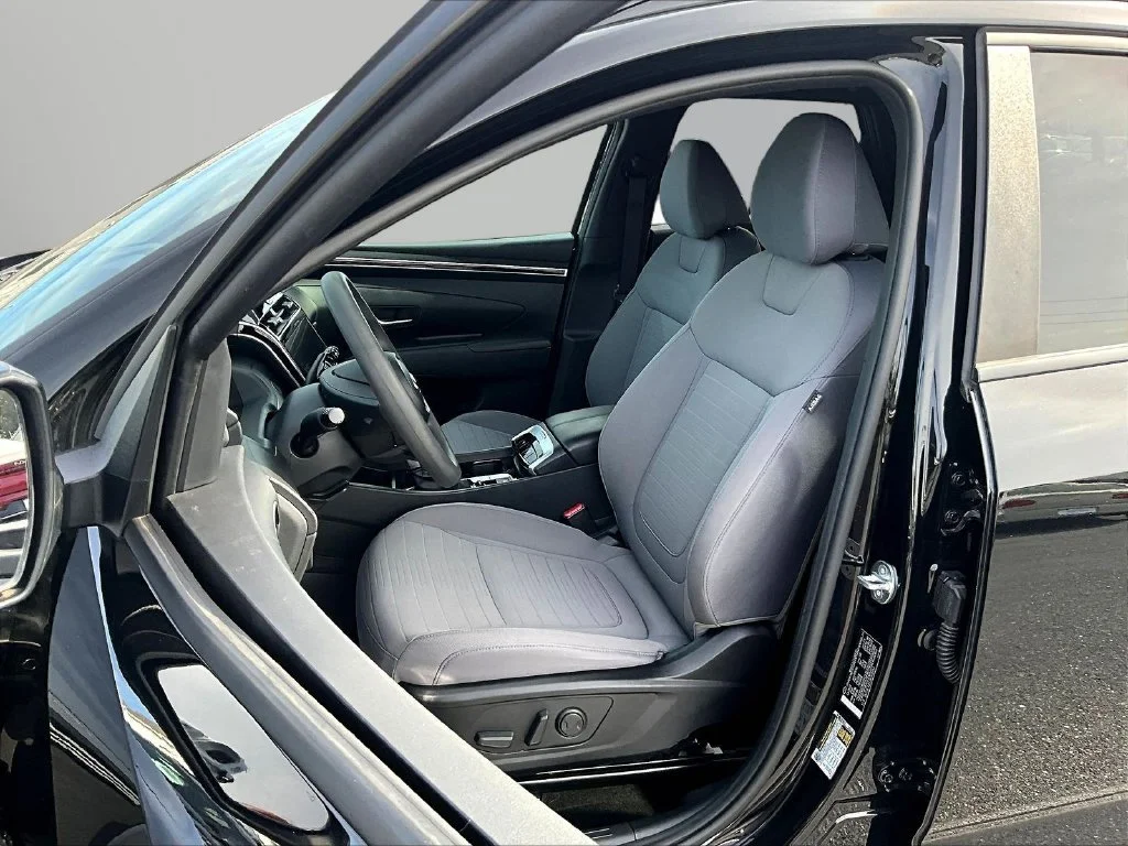 Used 2024 Black Hyundai SEL image 23