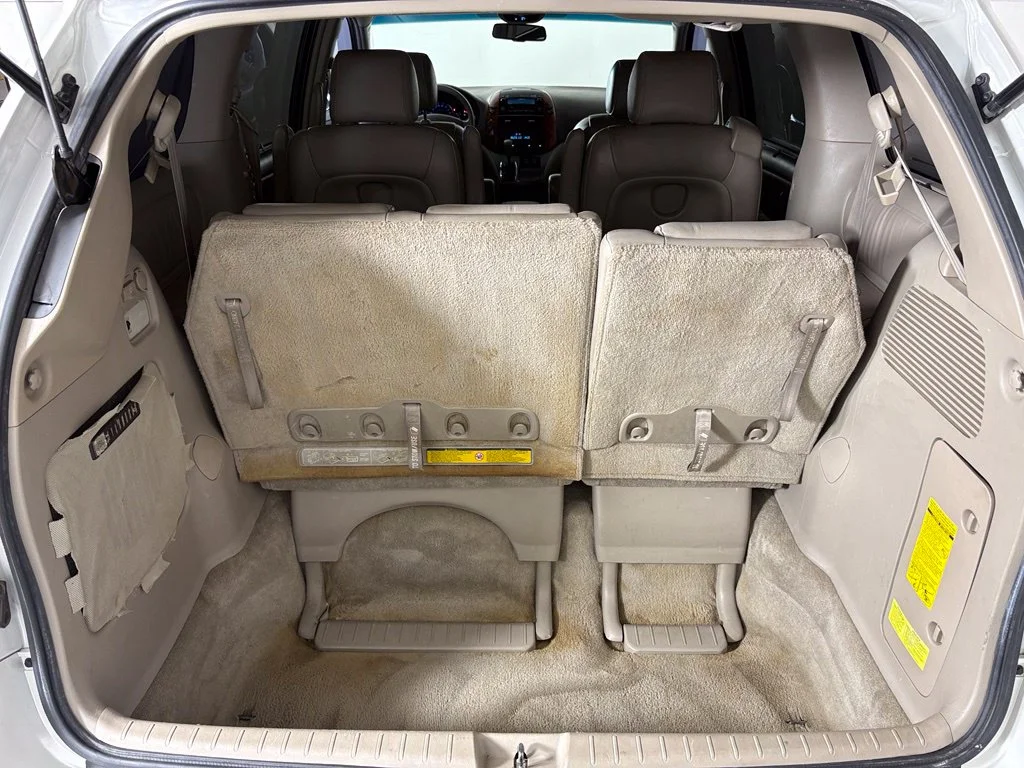 Used 2006 White Toyota XLE image 32