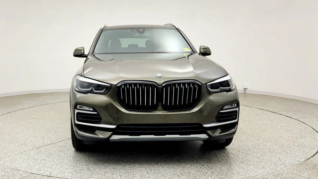 Used 2020 Manhattan Green Metallic BMW xDrive40i SAV w/ Vernasca Leather & Convenience Pkg image 2