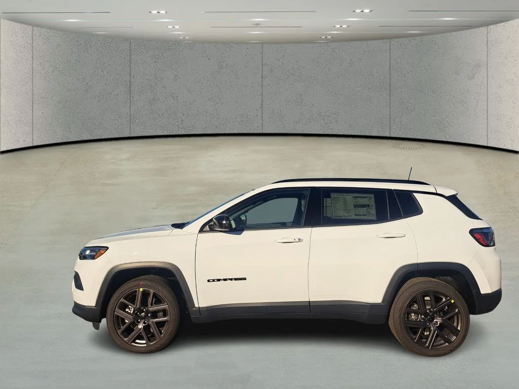 New 2026 Bright White Clear-Coat Exterior Paint Jeep Latitude image 7