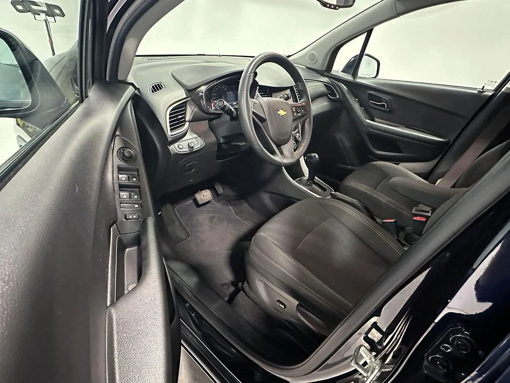 Used 2021 Blue Chevrolet LS image 18