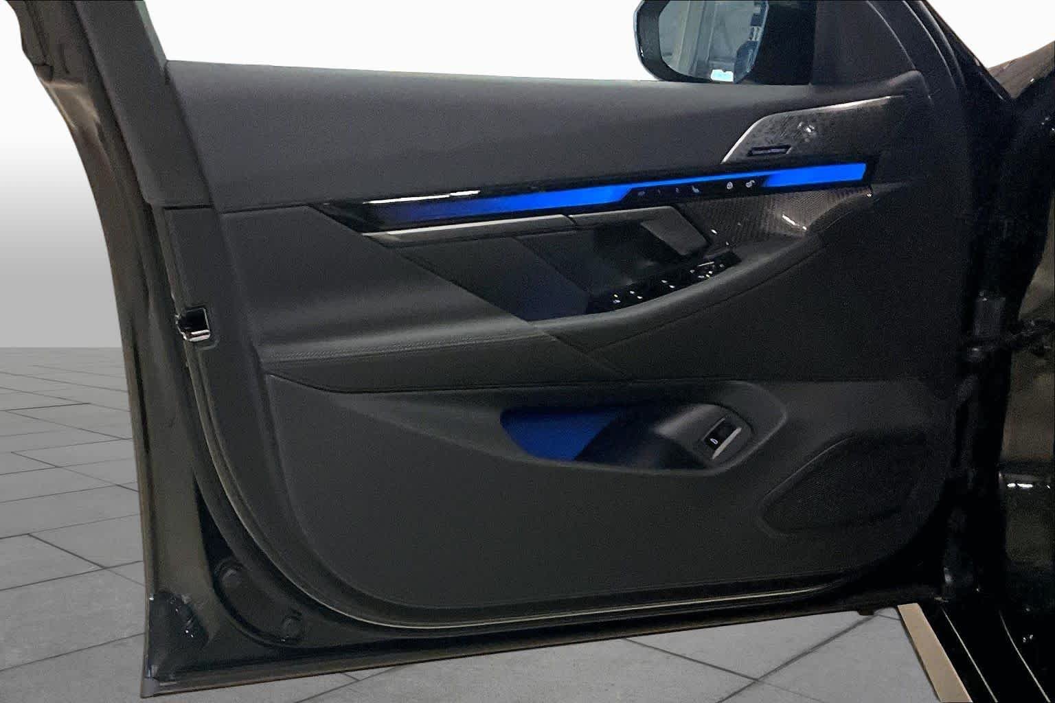 New 2026 Black Sapphire Metallic BMW M60 image 10