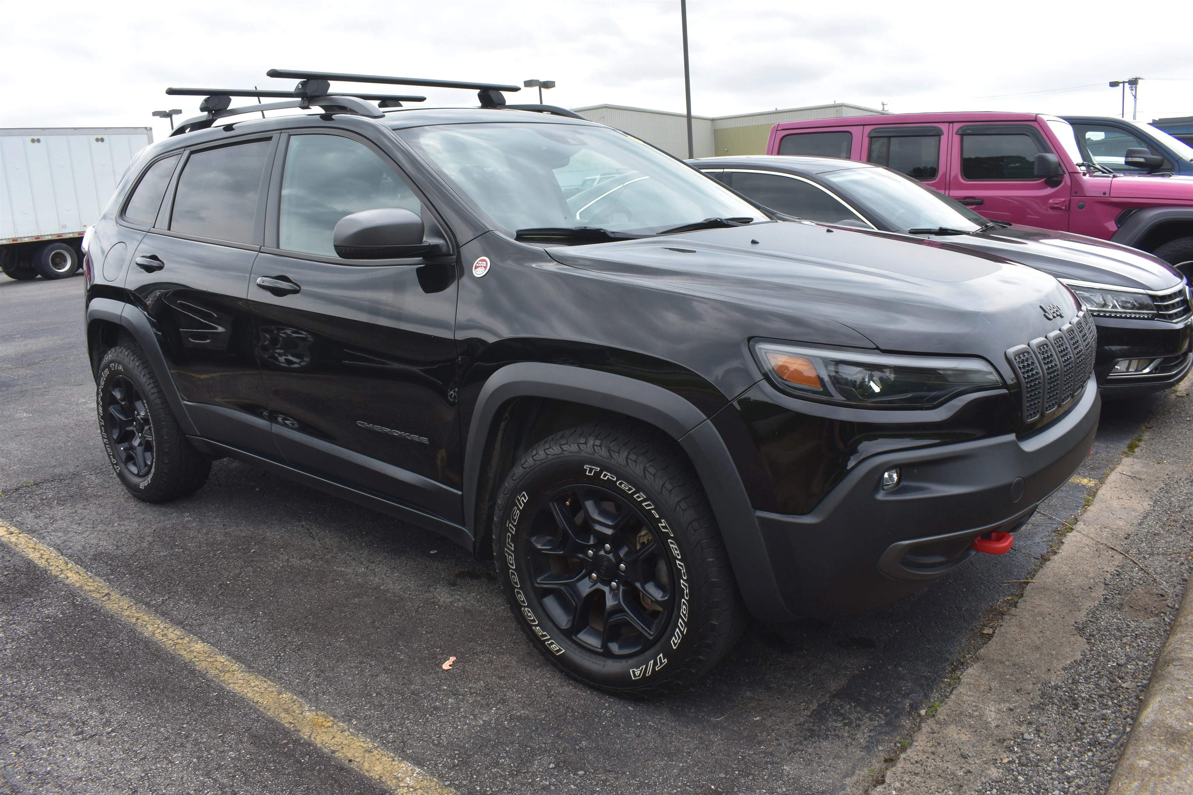 Used 2021 Diamond Black Crystal Pearlcoat Jeep Trailhawk image 2