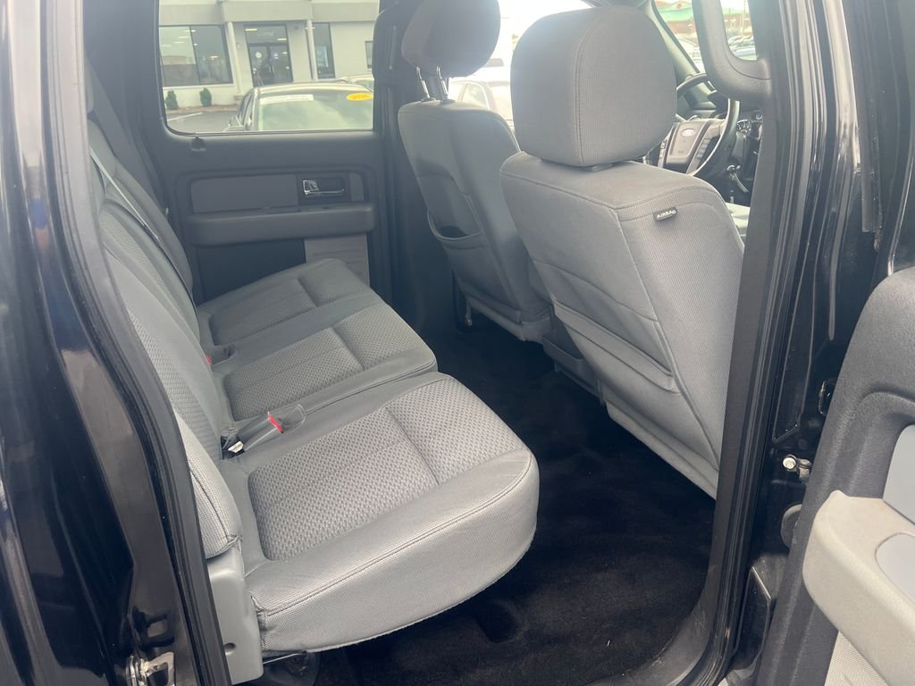Used 2013 Black Ford XLT image 24