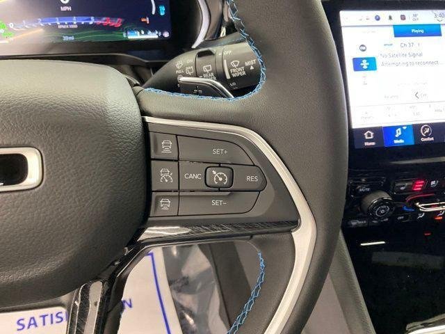 New 2024 Baltic Gray Metallic Clearcoat Jeep Trailhawk image 13