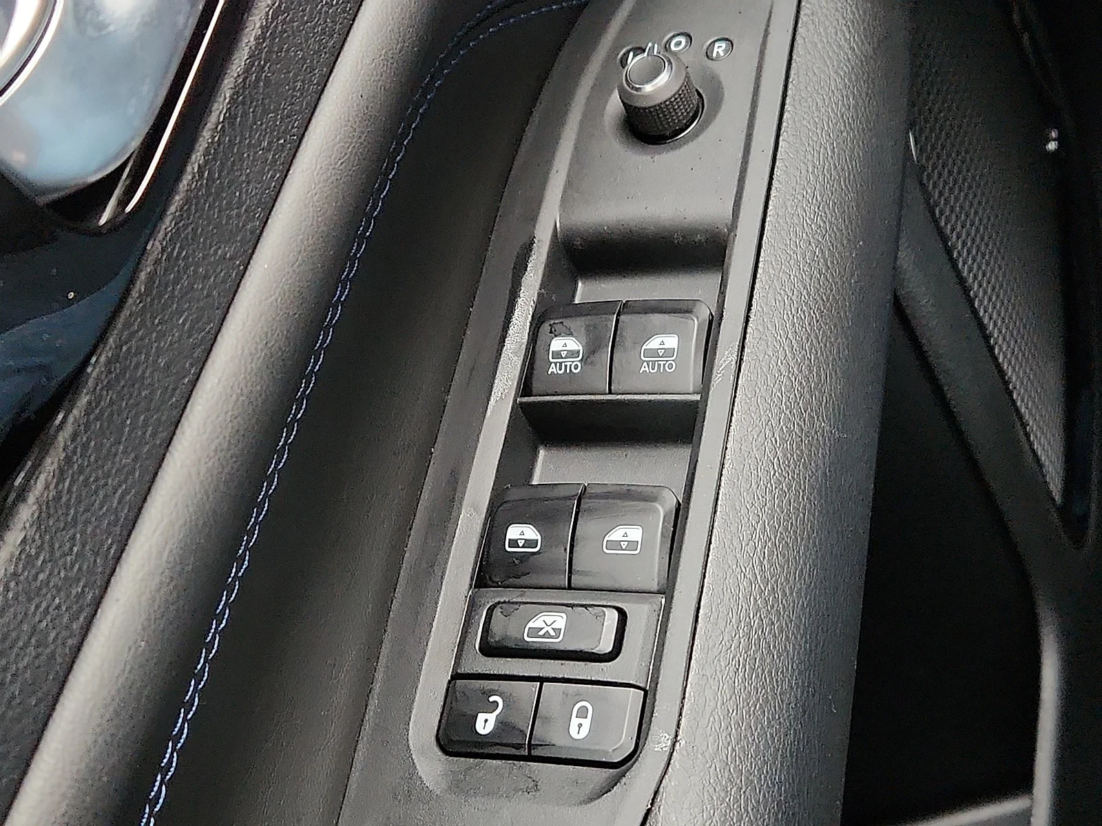 New 2026 White Jeep LATITUDE ALTITUDE 4X4 image 17