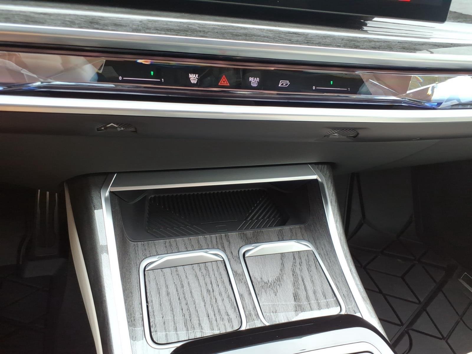 Used 2025 Mineral White Metallic BMW 760i xDrive image 20