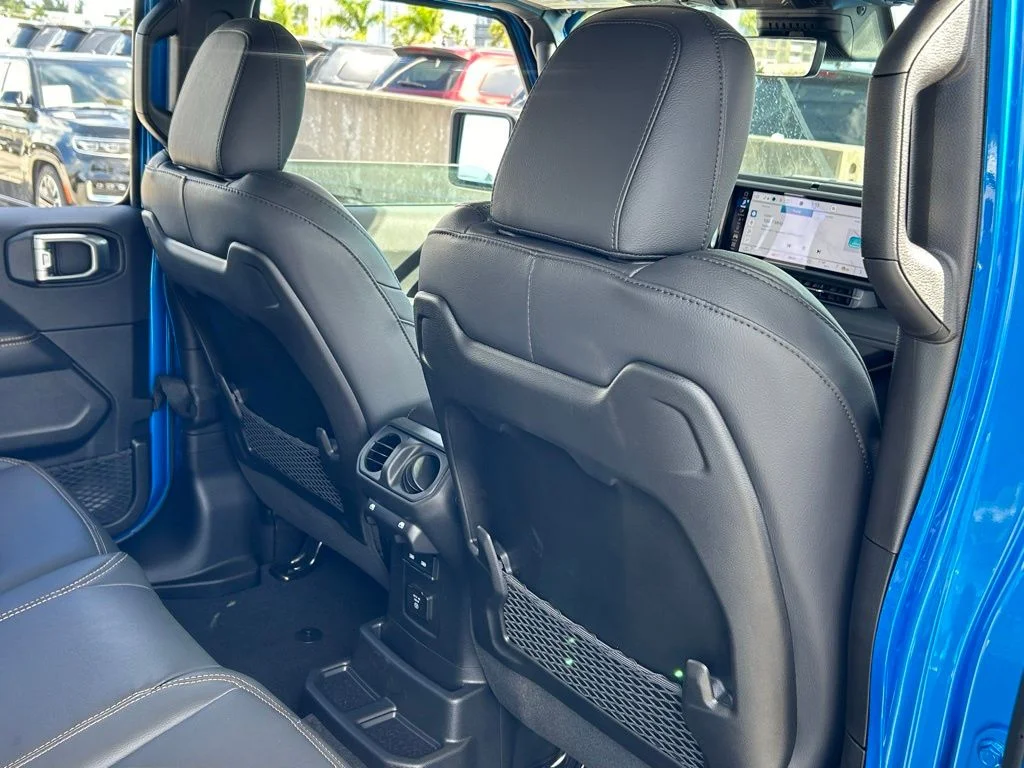 Used 2024 Blue Jeep Sahara image 31